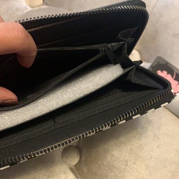 Betty Boop black and white wallet wristlet, new - Picture 6 of 9